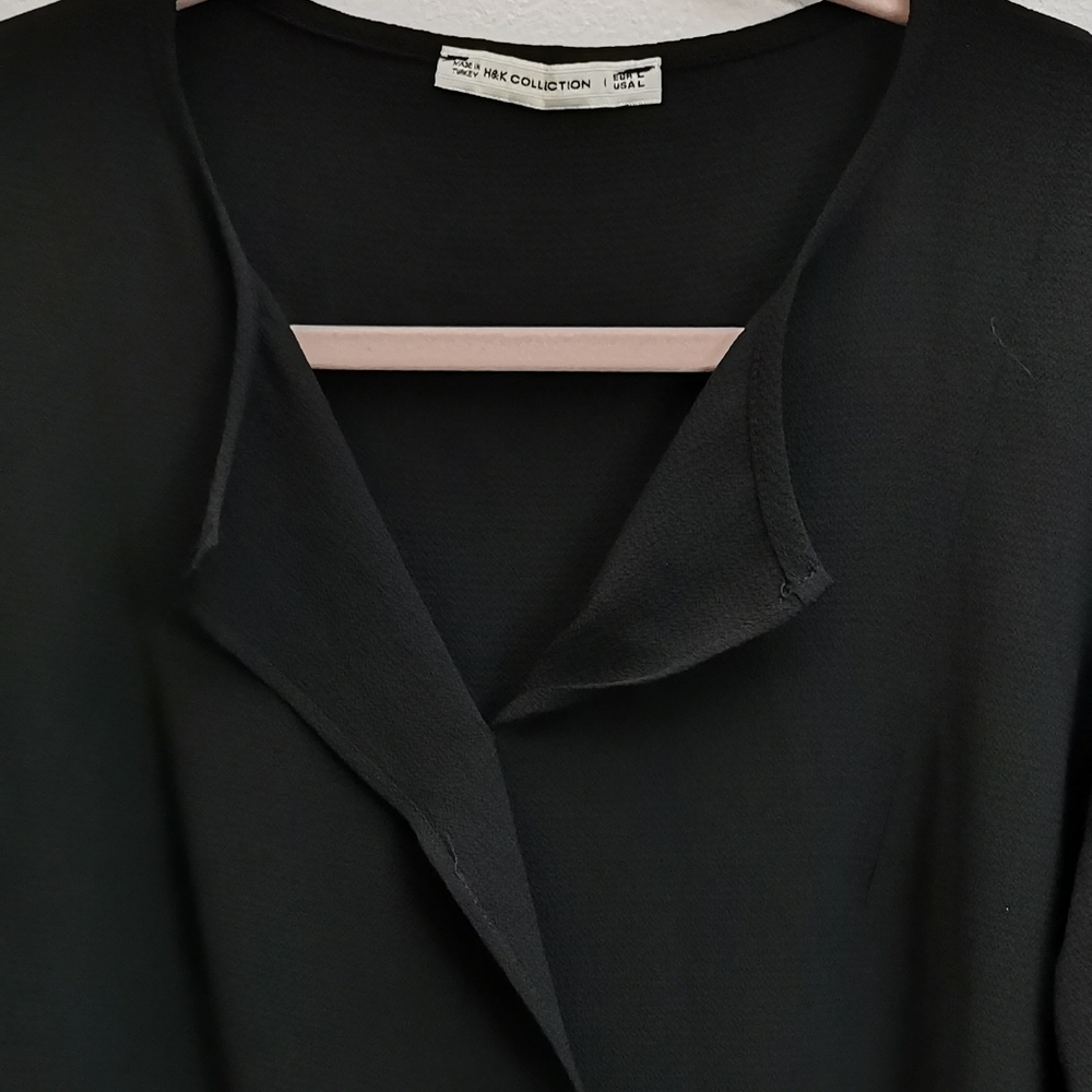 Long sleeves dress shirt. Ptp:20" L: 26". - Picture 2 of 5